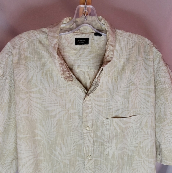Arrow Men's Hawaiian Short Skeeve Shirt very light green or maybe tan XXL - Picture 2 of 6